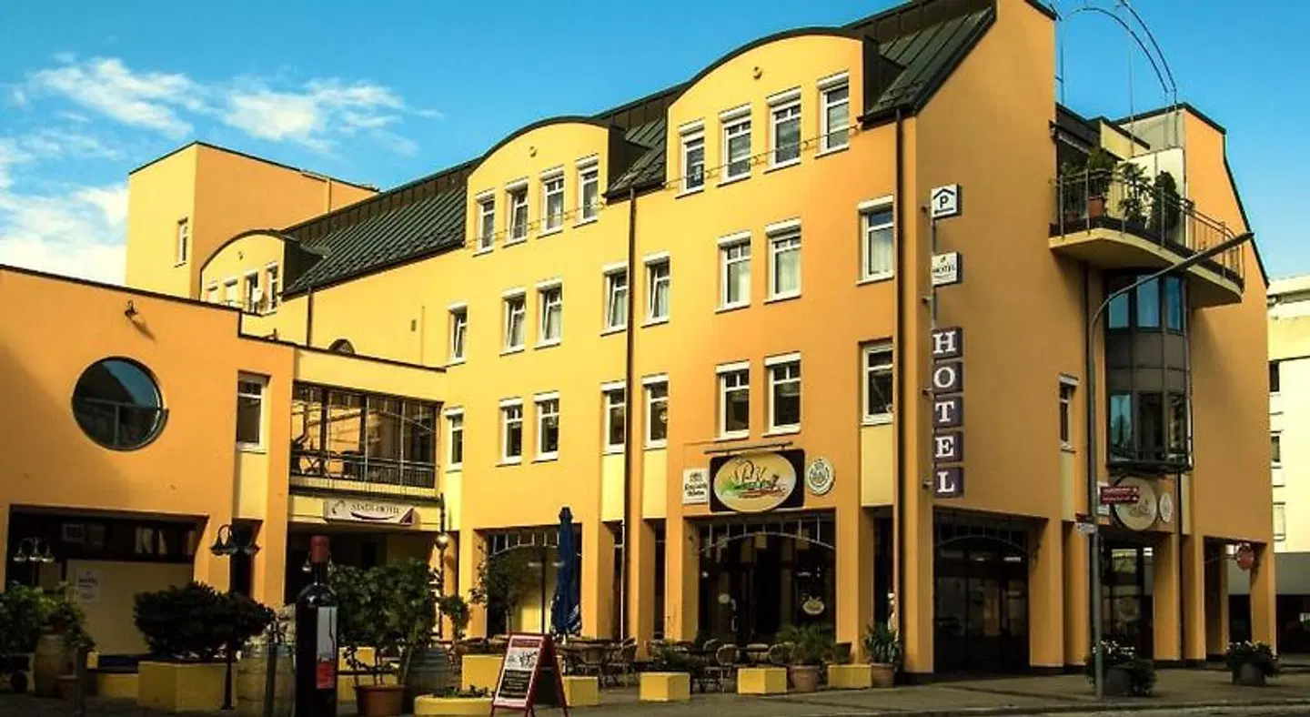 Stadt-Hotel EXTERIOR