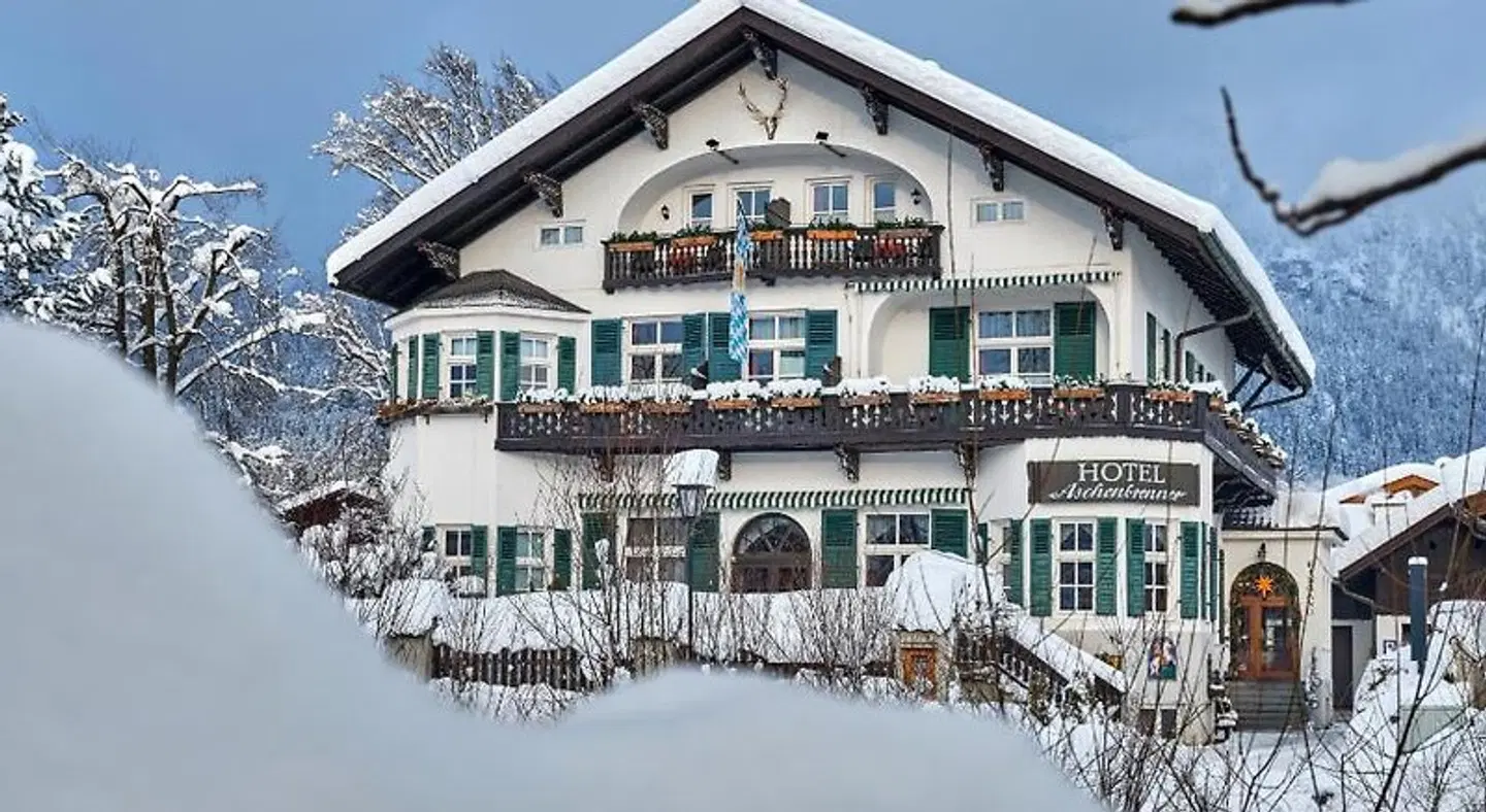 Aschenbrenner EXTERIOR