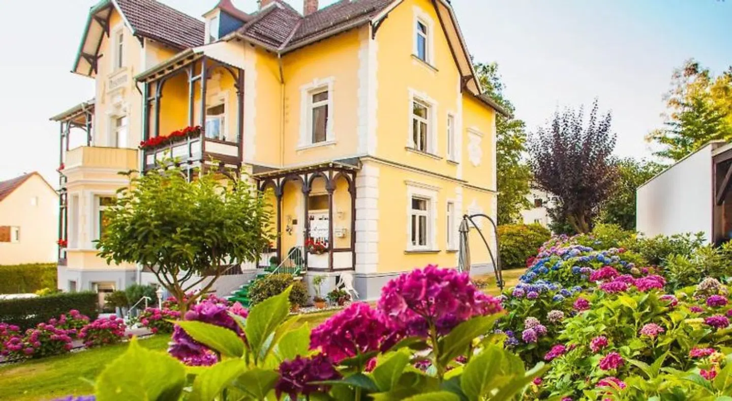 Rosenau EXTERIOR