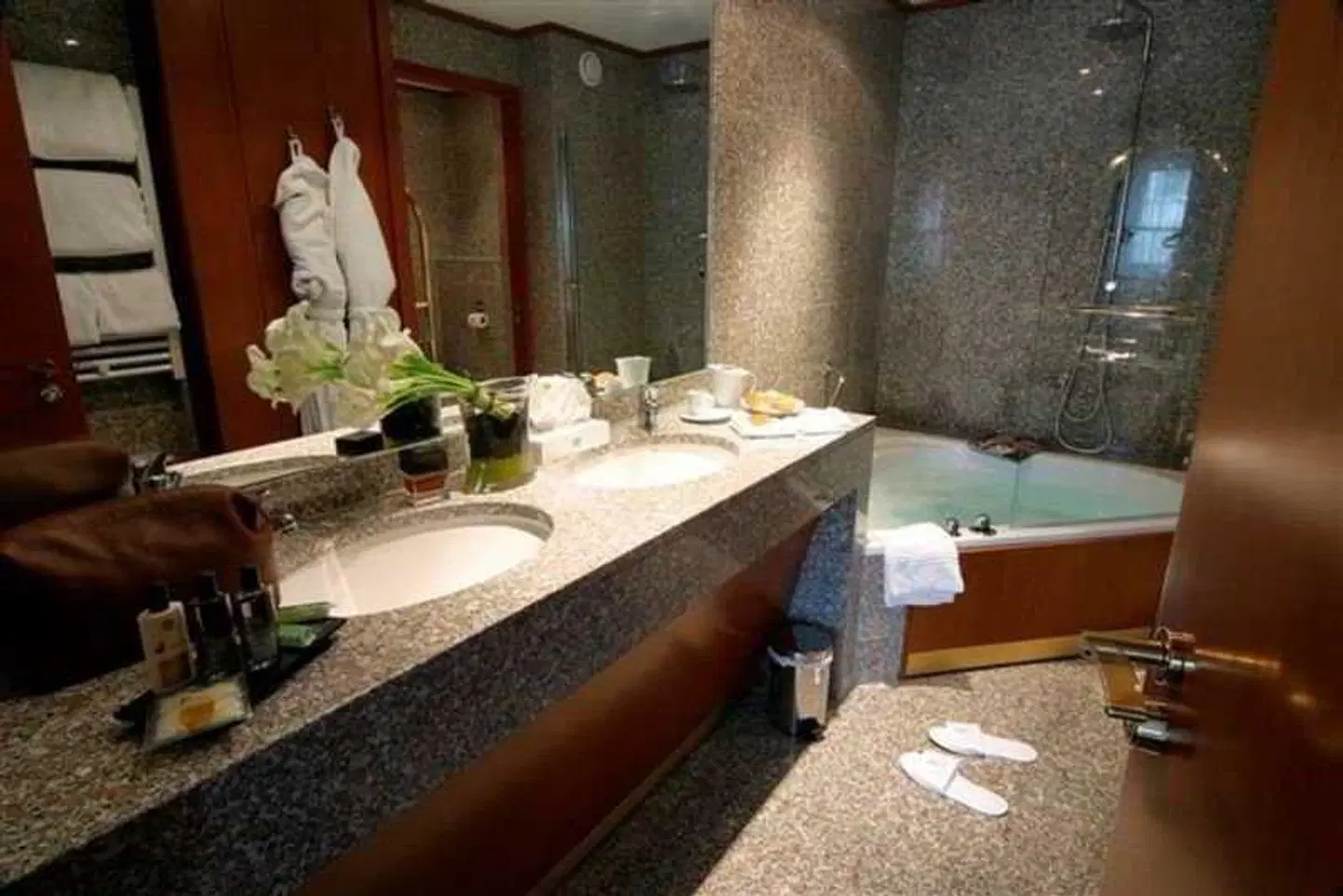 Goldstar Resort & Suites Badezimmer