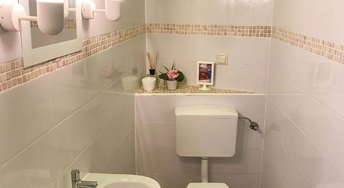 VILLA HanseART Lübeck - Privatzimmer in zentraler Lage Badezimmer