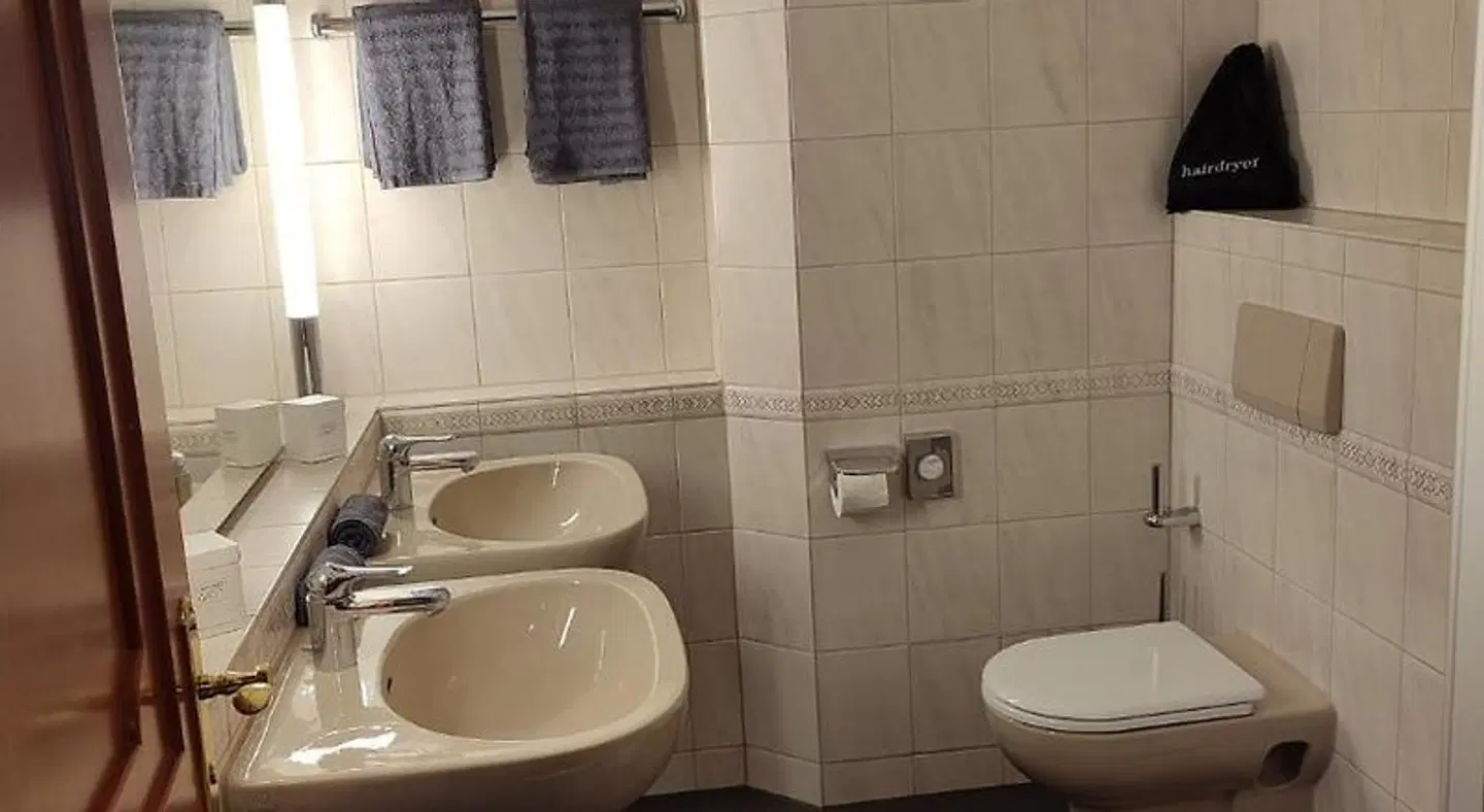 OSCARS Hotel 1415 Badezimmer