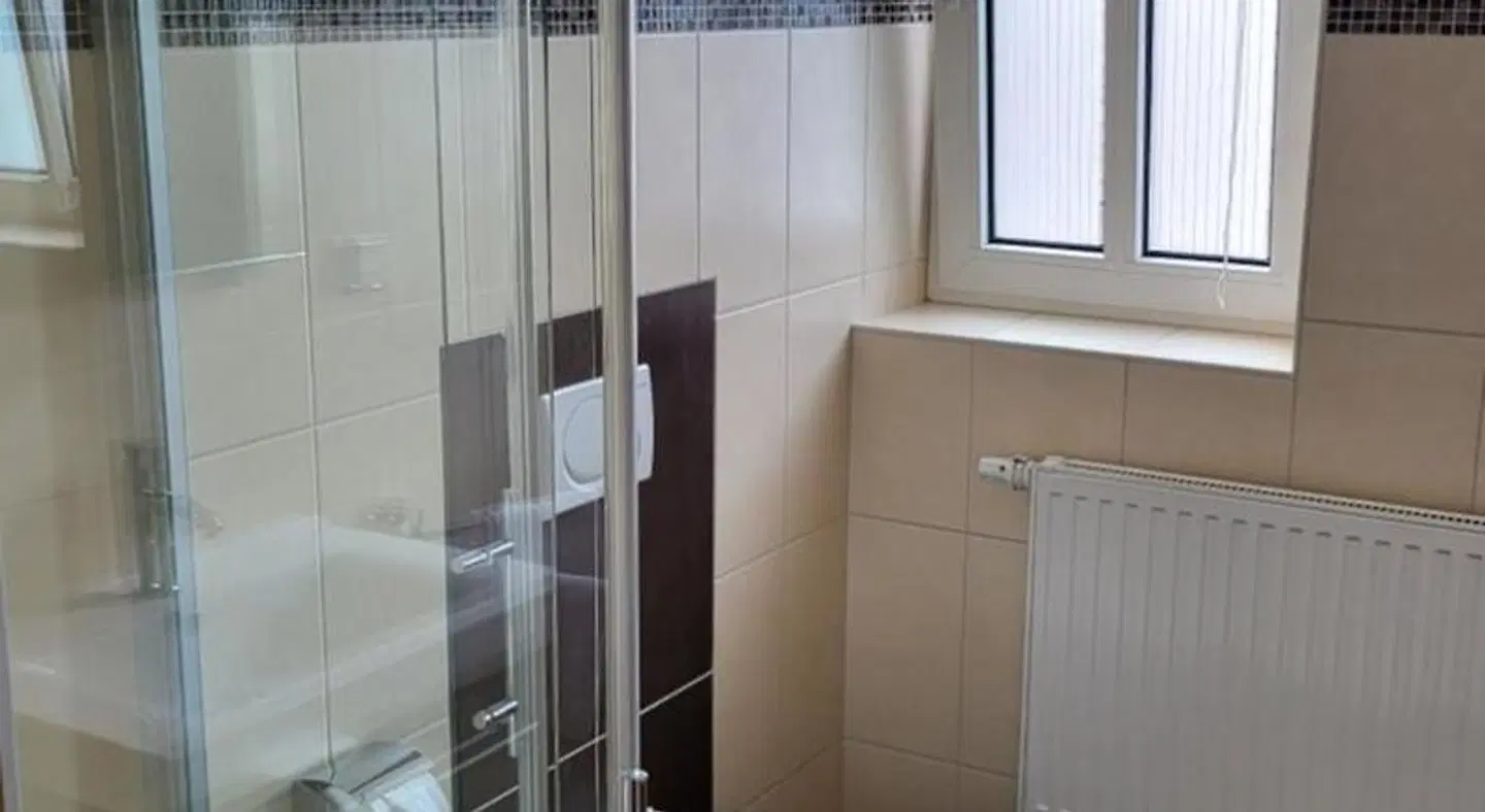 Zur Neuenburg Badezimmer