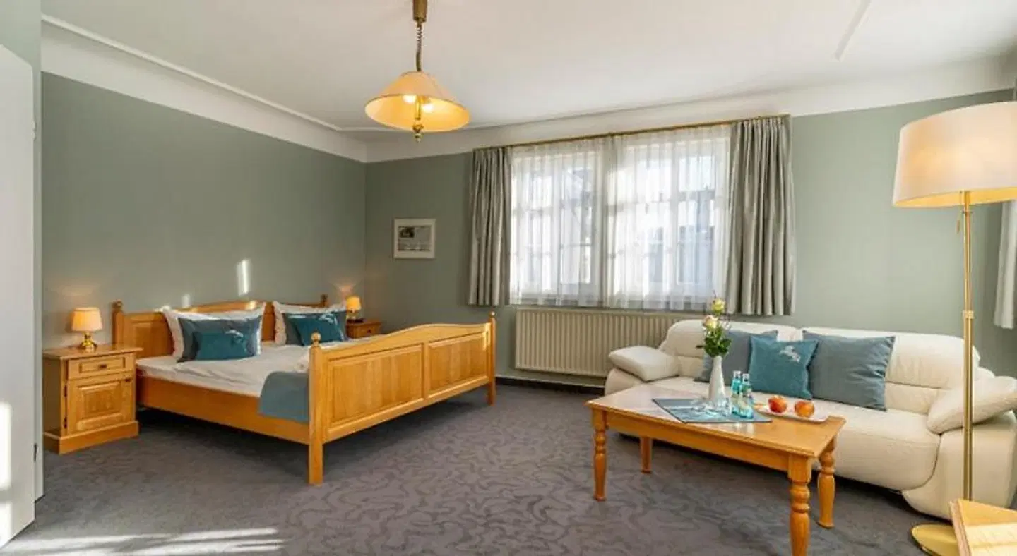Roß ROOM_EXAMPLE