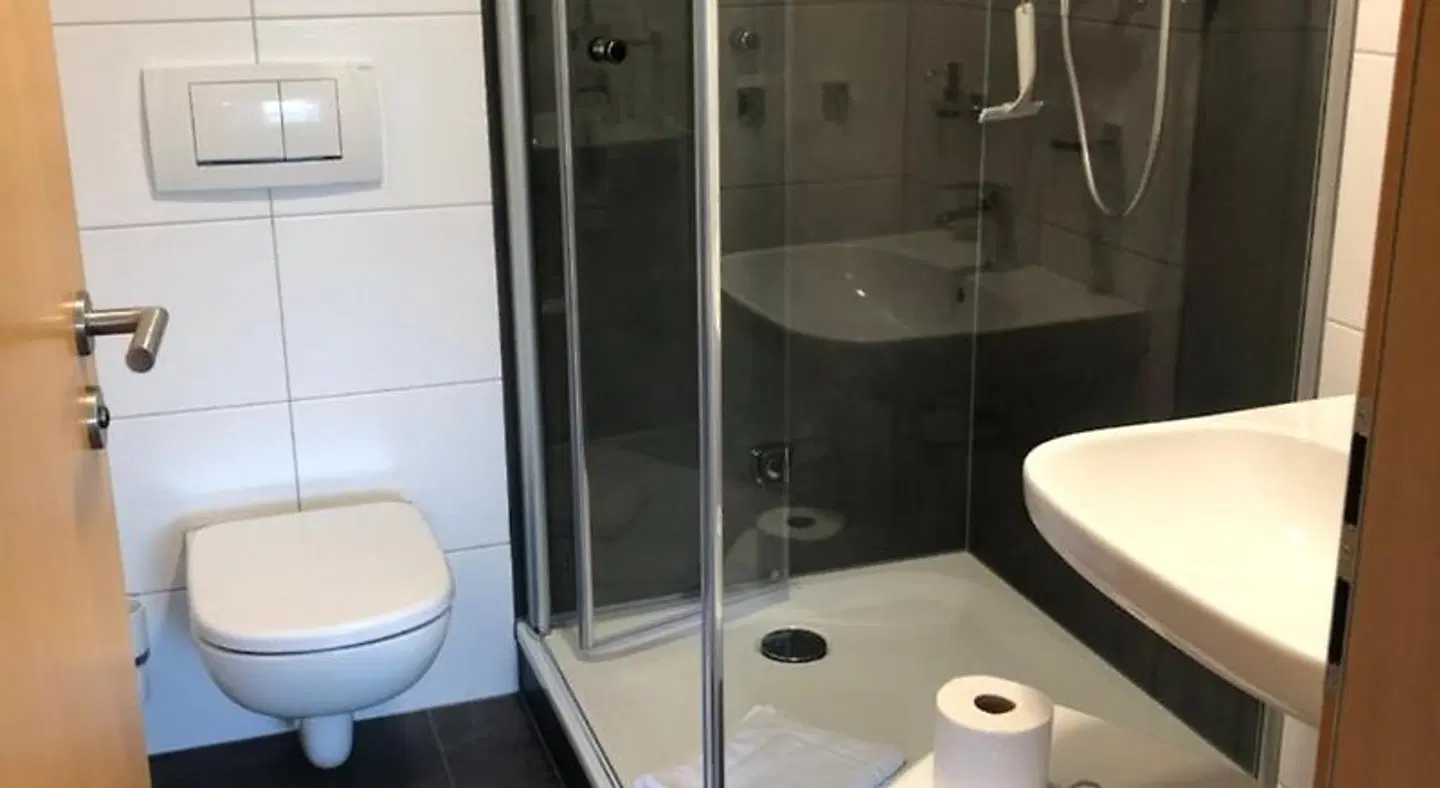 Pension Scherzer Badezimmer