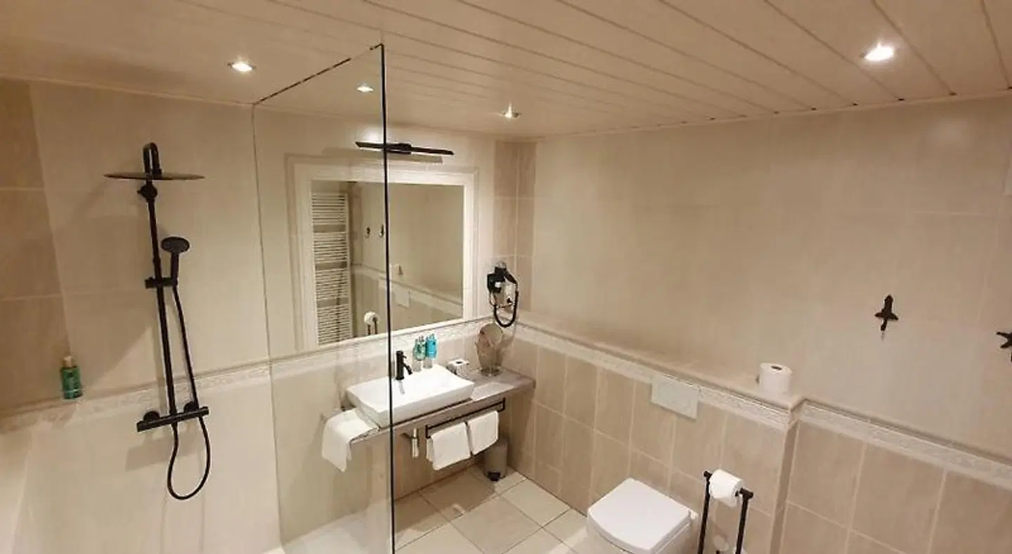 Strandhaus an der Mosel Badezimmer