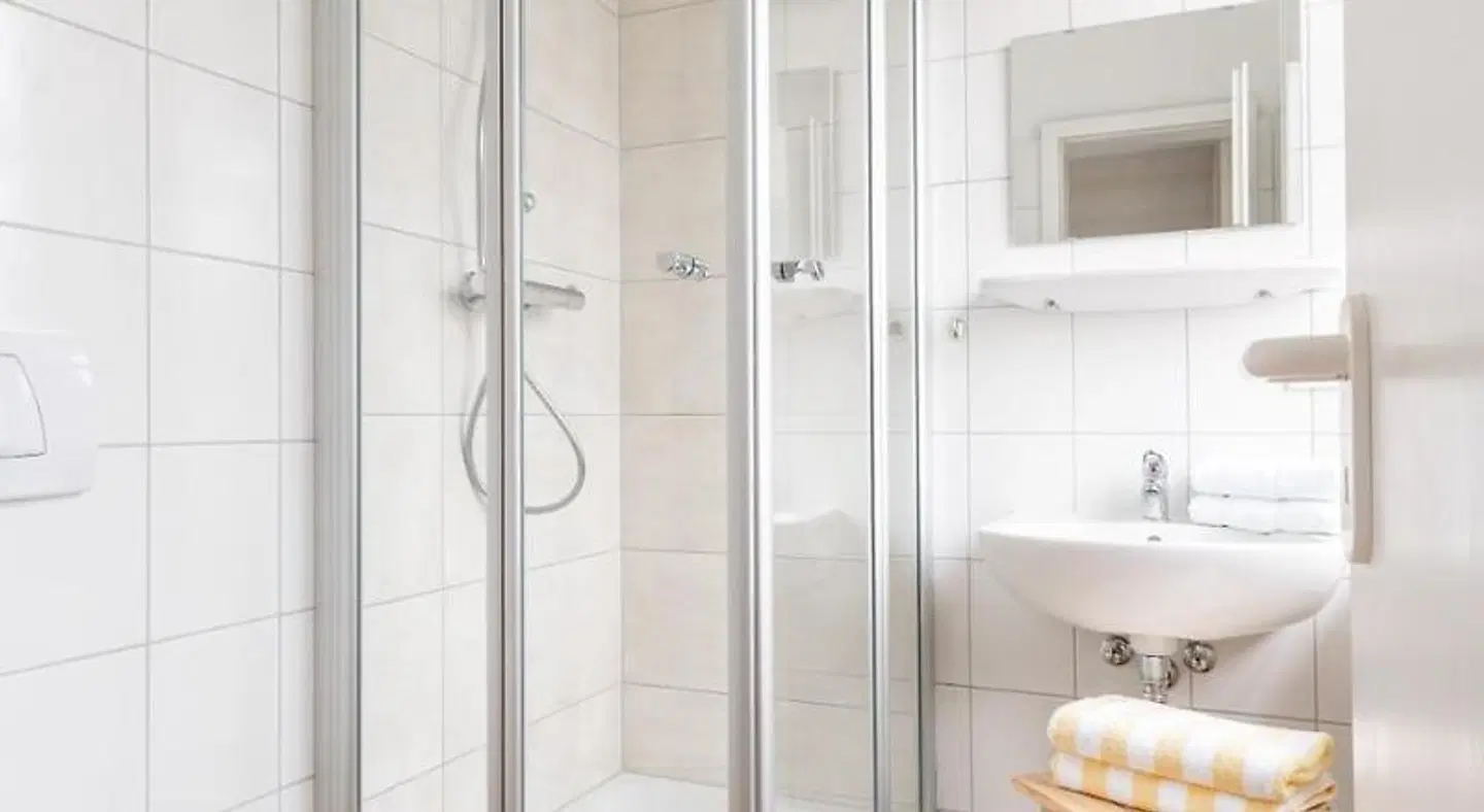 Hotel Am Sommerbad Badezimmer