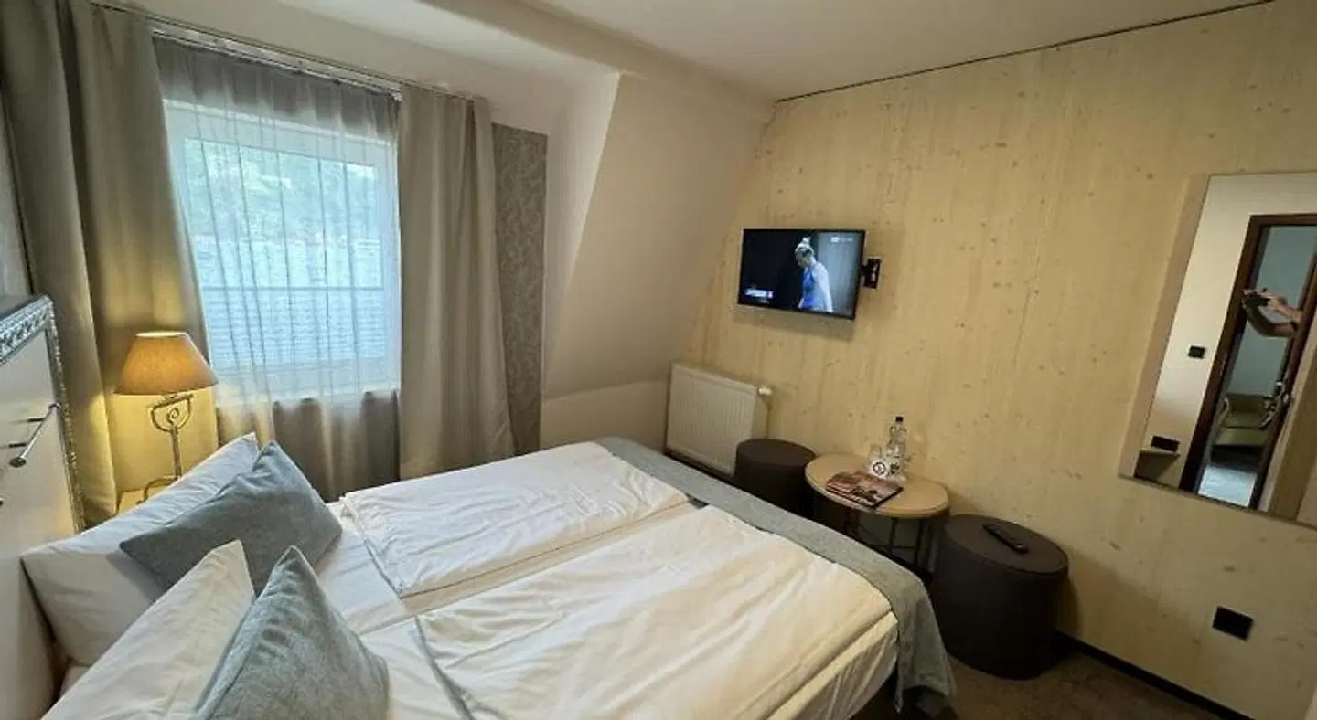 Ettrich's ROOM_EXAMPLE