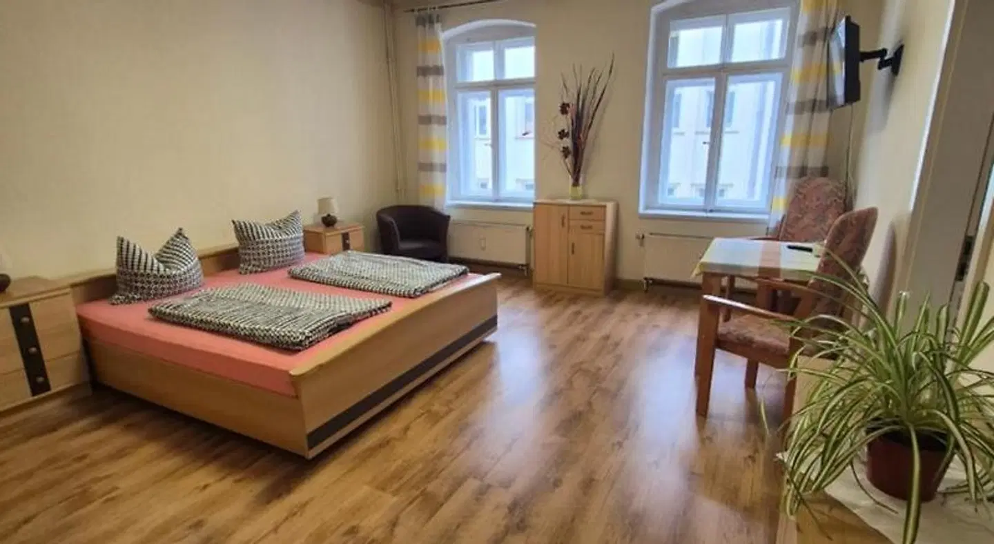 Gina ROOM_EXAMPLE