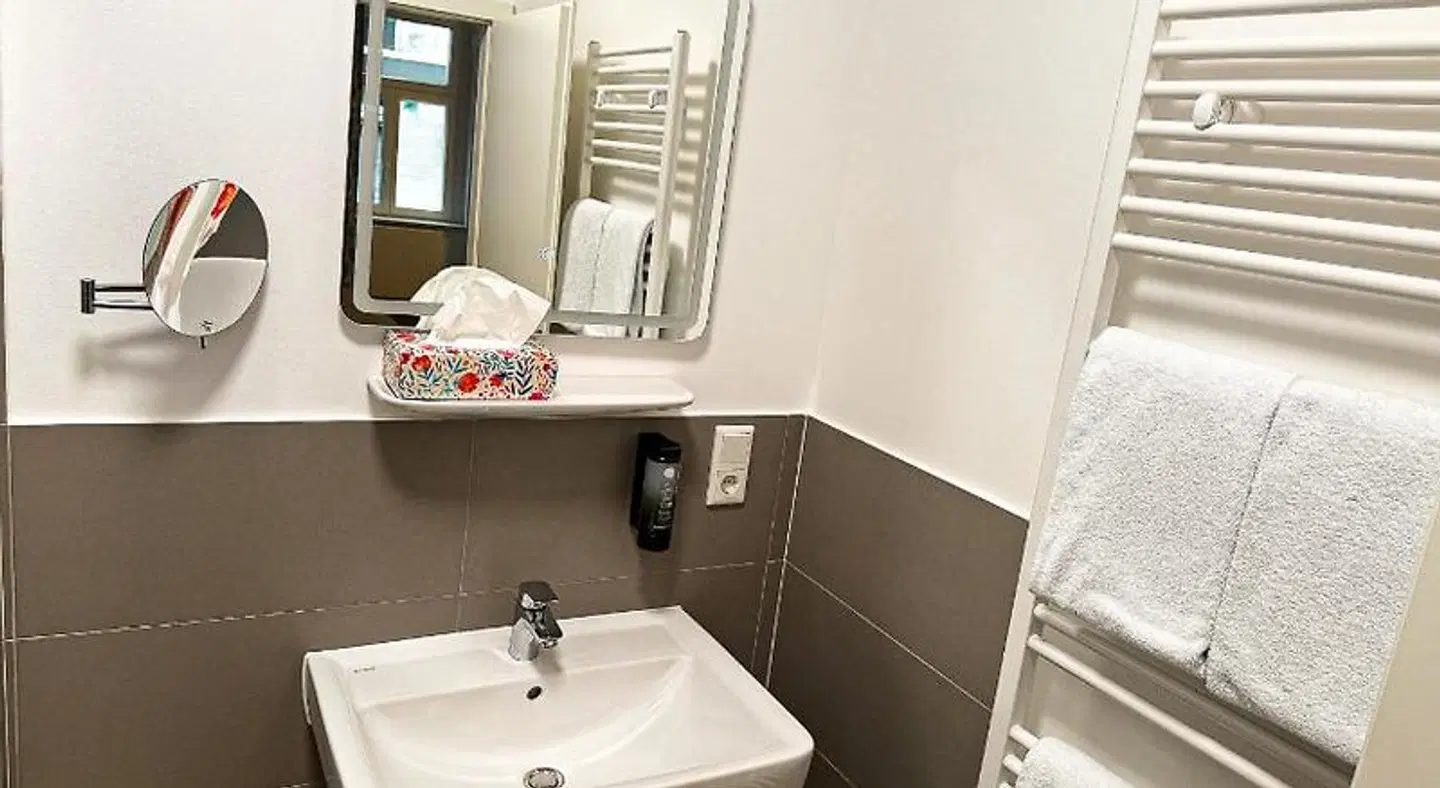 Hey! Halle - Dein Stadthotel Badezimmer