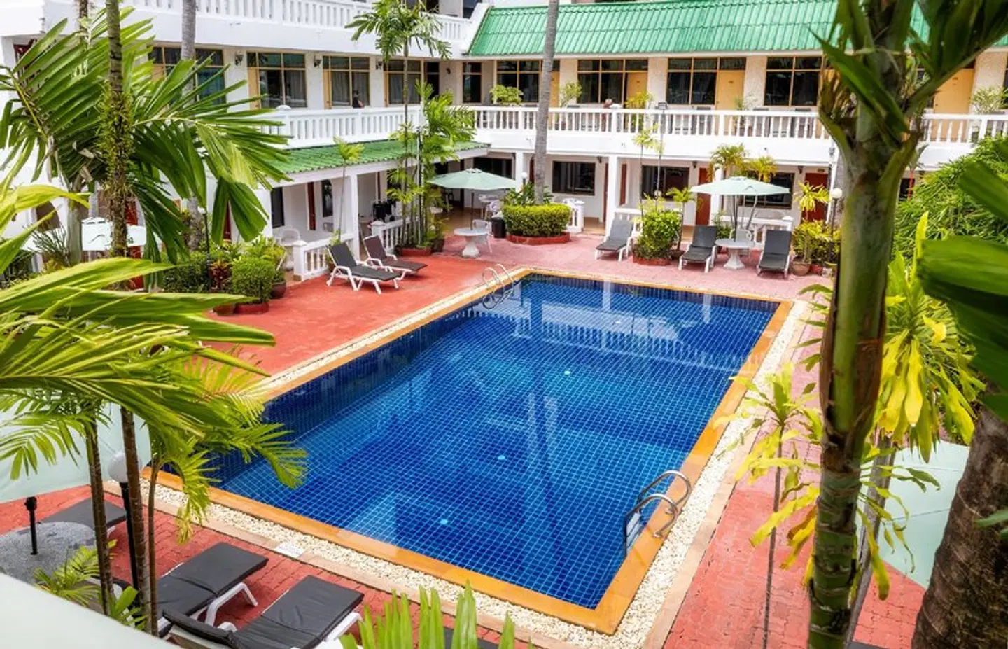 Expat Hotel OUTDOOR_POOL