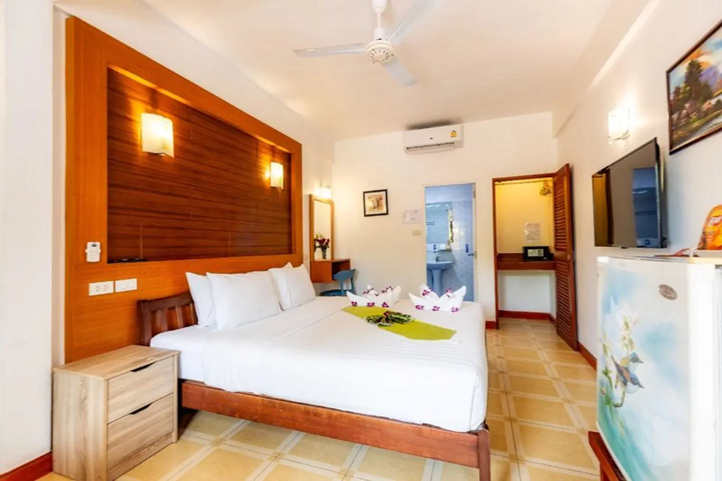 Expat Hotel ROOM_EXAMPLE
