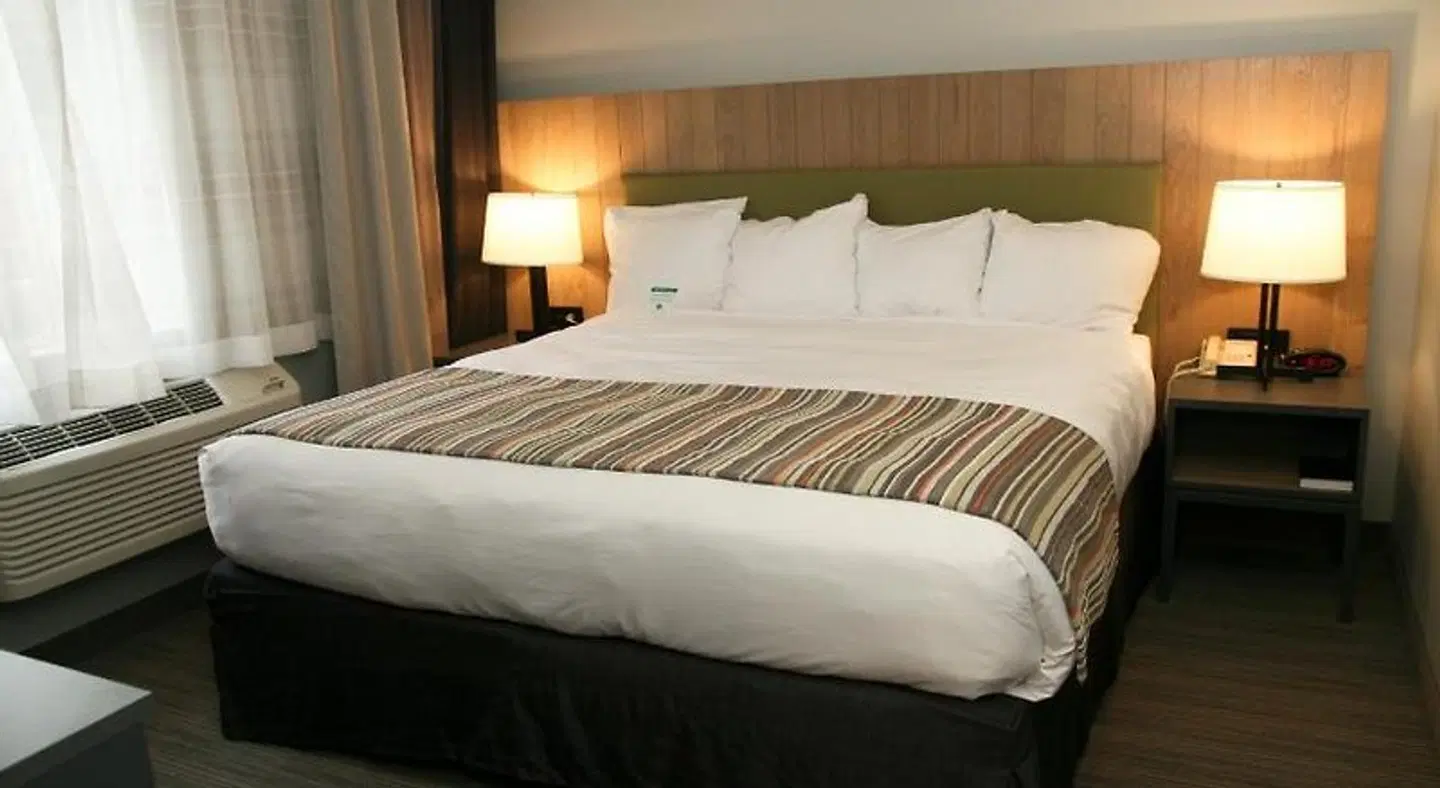 Country Inn & Suites by Radisson, Prineville, OR ROOM_EXAMPLE