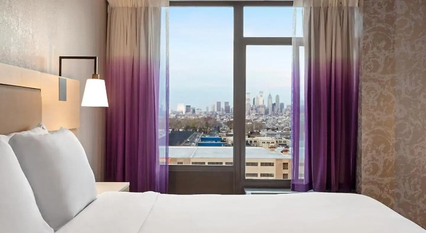 Holiday Inn Philadelphia Airport-Stadium Area ROOM_EXAMPLE