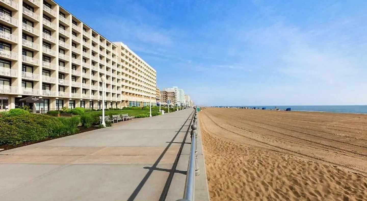 Country Inn & Suites by Radisson, Virginia Beach (Oceanfront), VA Strand