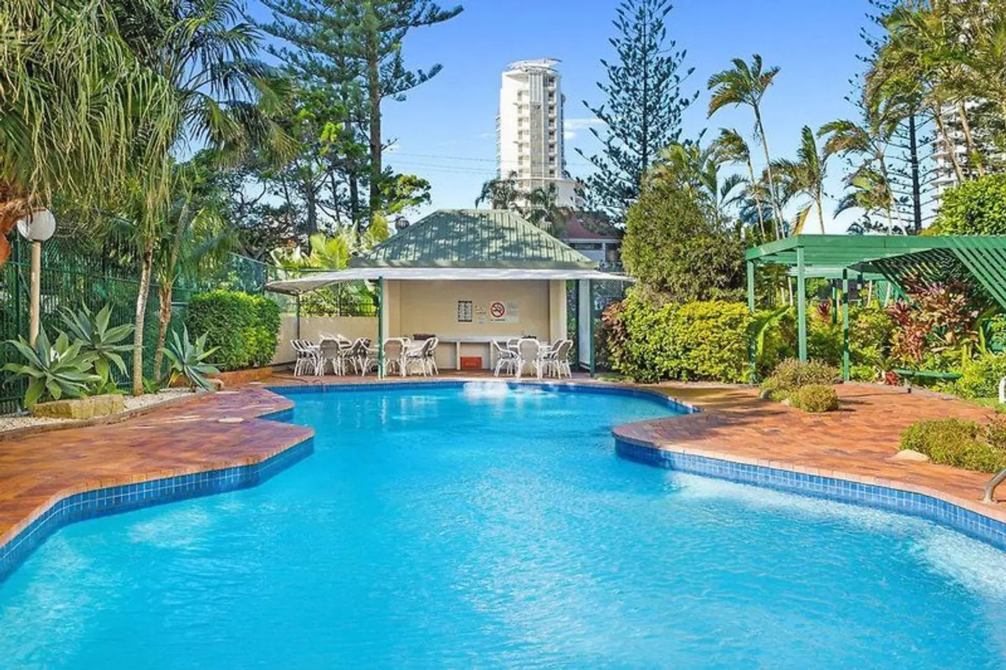 Capricornia Apartments OUTDOOR_POOL