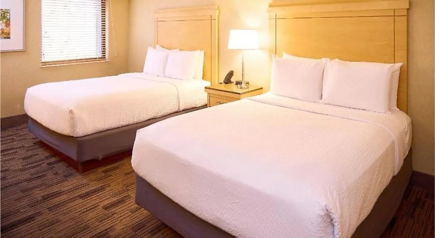 LivINN Hotel Cincinnati / Sharonville Convention Center ROOM_EXAMPLE