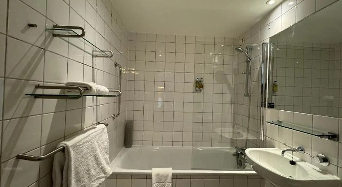 De Vere Jubilee Conference Centre Badezimmer
