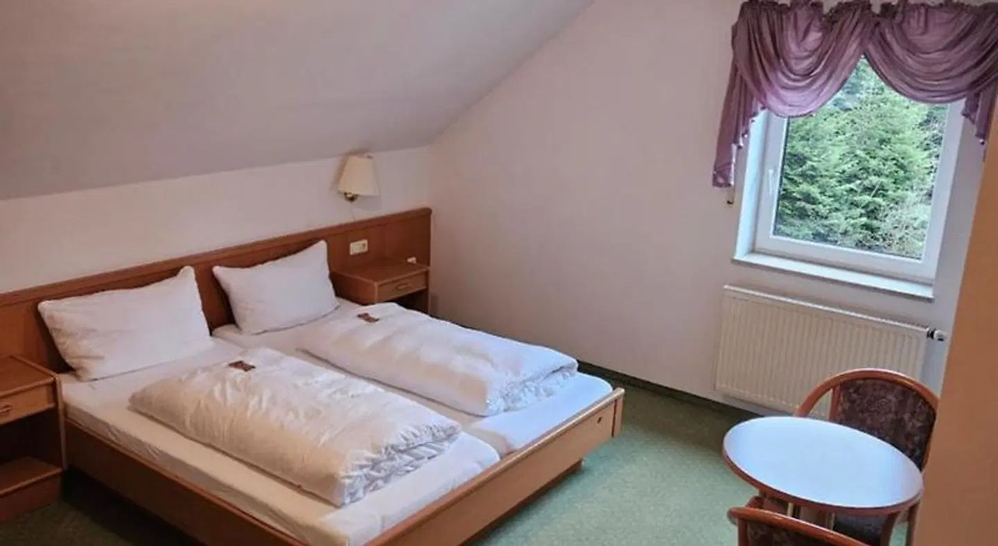 Burgwald ROOM_EXAMPLE