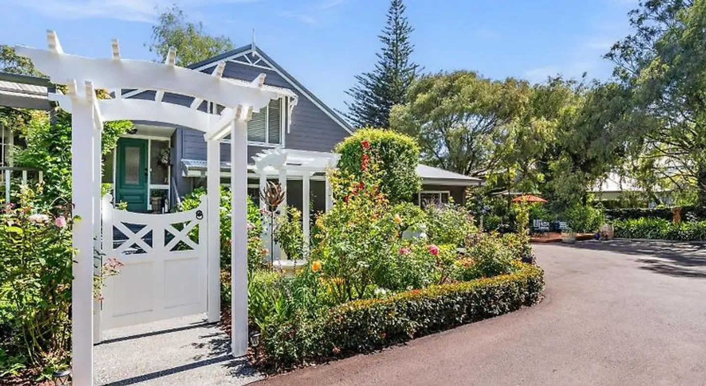 Rosewood Guesthouse EXTERIOR