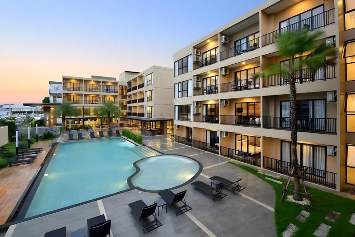 BS Residence Suvarnabhumi EXTERIOR