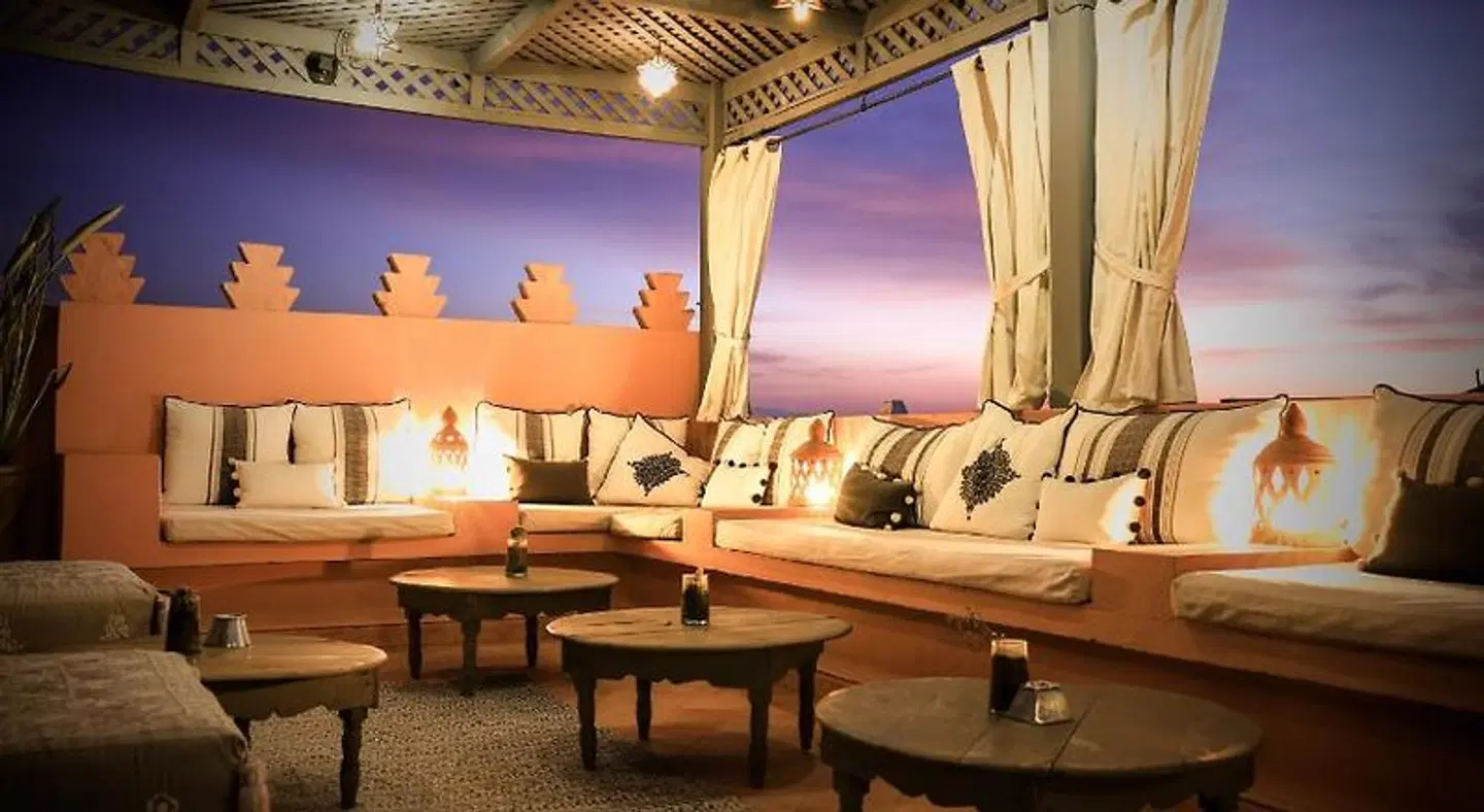 Dar Andamaure Bar