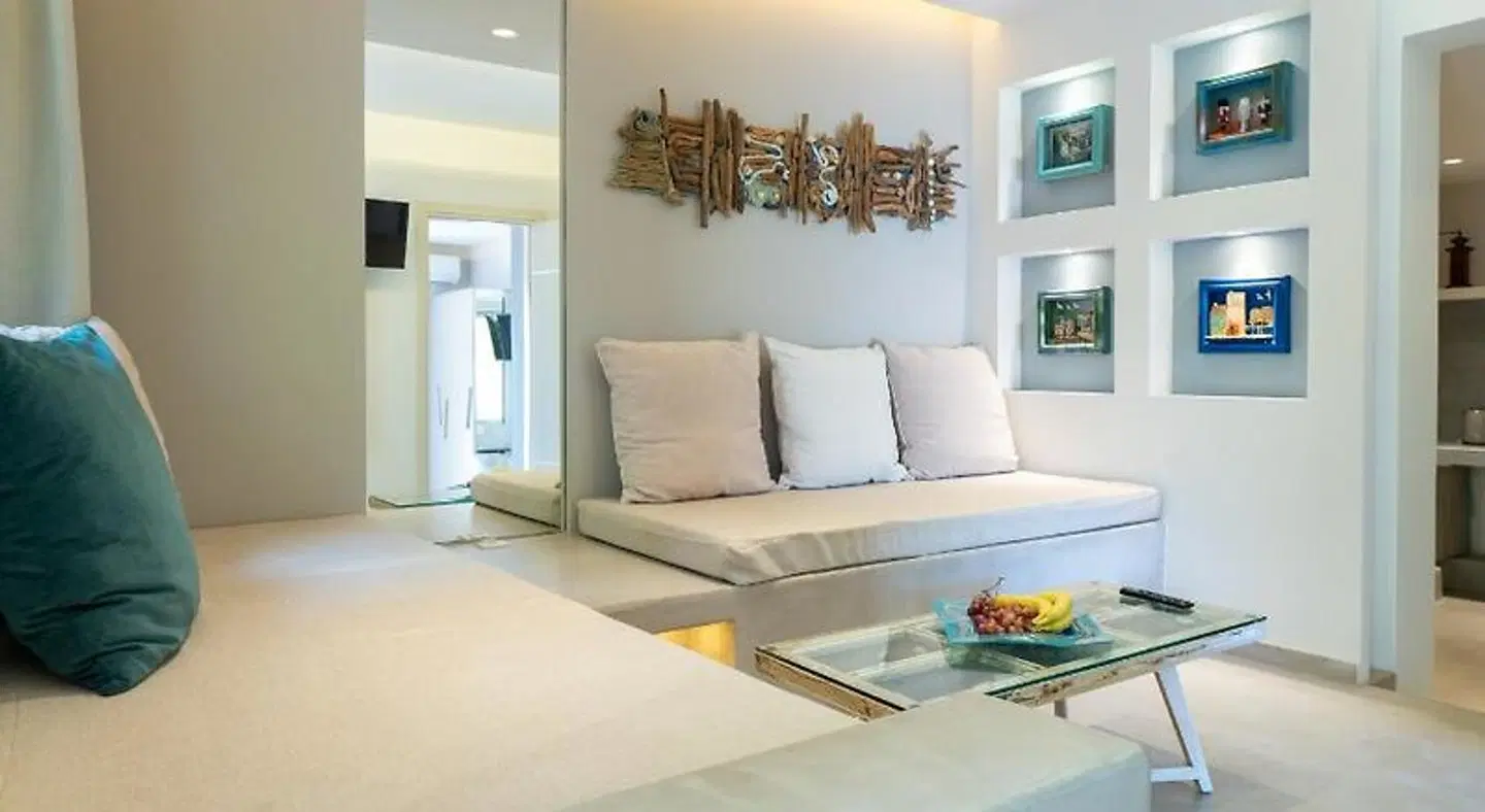 Core Luxury Suites LOUNGE_LOBBY