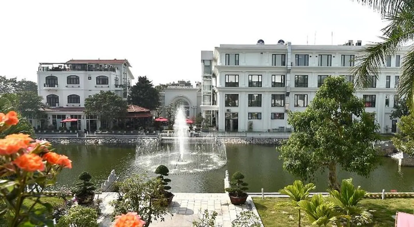 Garco Dragon Hotel EXTERIOR