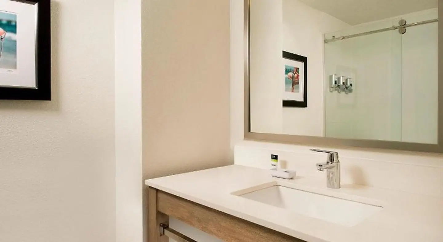 Four Points by Sheraton Jacksonville Beachfront Badezimmer