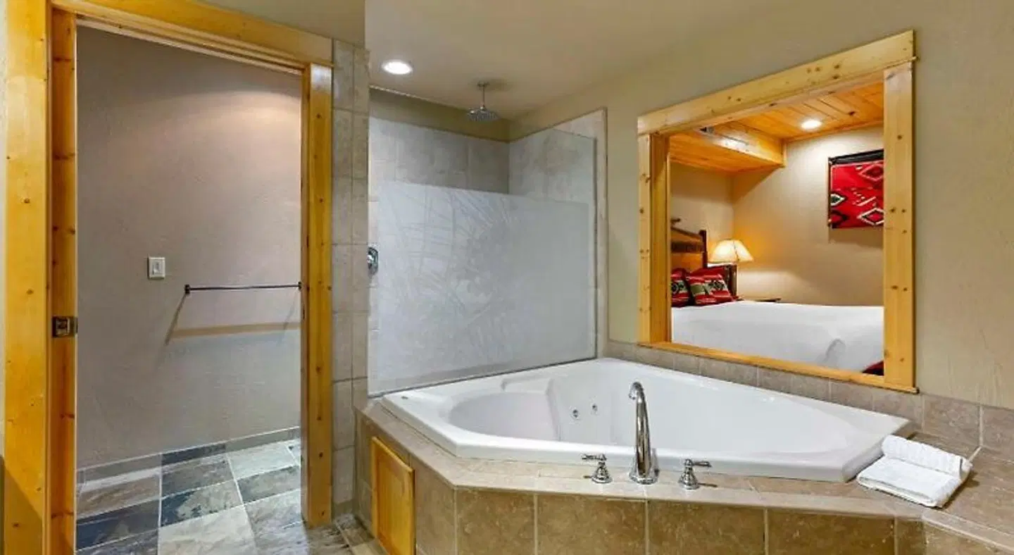 Best Western Ponderosa Lodge Badezimmer
