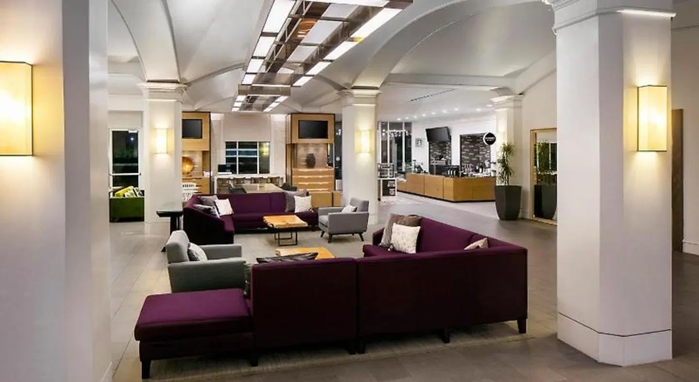Hyatt Regency Wichita LOUNGE_LOBBY