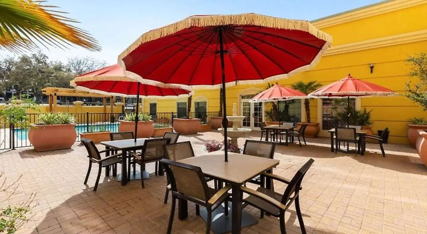 La Quinta Inn & Suites by Wyndham San Antonio Medical Ctr NW Terrasse