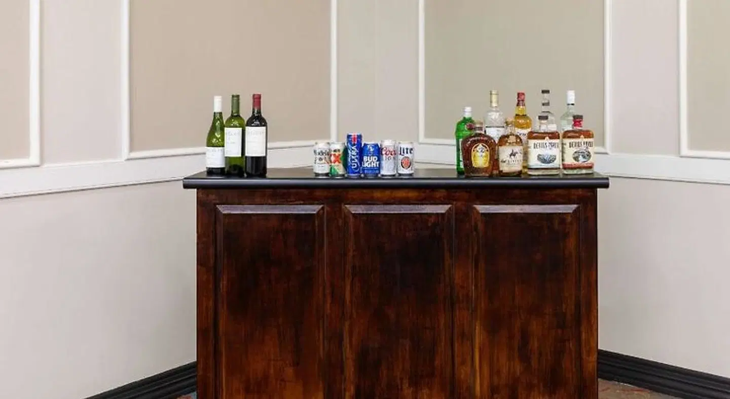 La Quinta Inn & Suites by Wyndham San Antonio Medical Ctr NW Bar