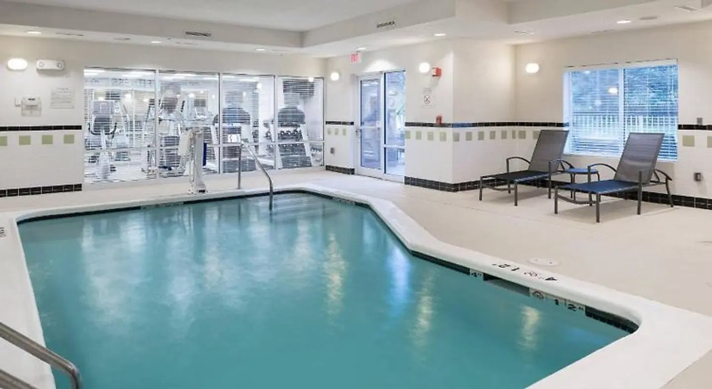 Fairfield by Marriott Inn & Suites Kansas City Overland Park Hallenbad