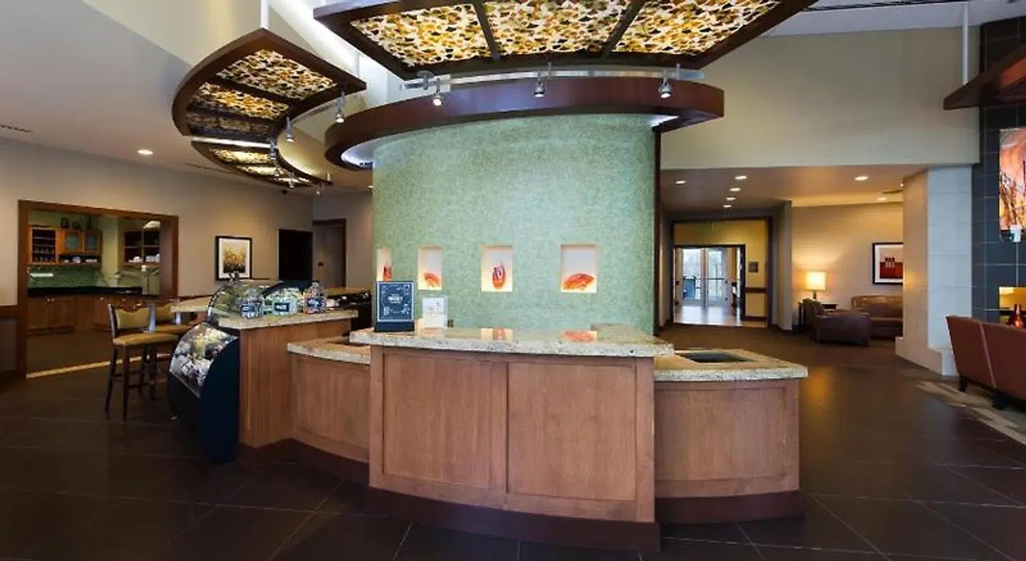 Hyatt Place San Antonio Riverwalk Bar
