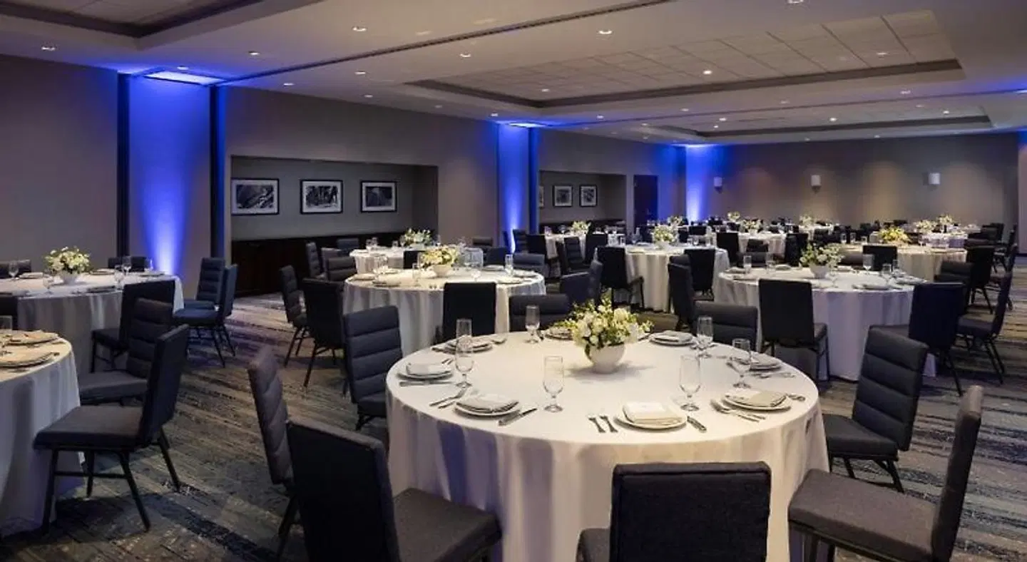 Courtyard by Marriott Chicago Downtown/Magnificent Mile Restaurant
