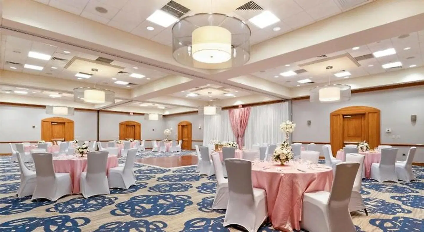 DoubleTree by Hilton Hotel and Executive Meeting Center Palm Beach Gard. LOUNGE_LOBBY