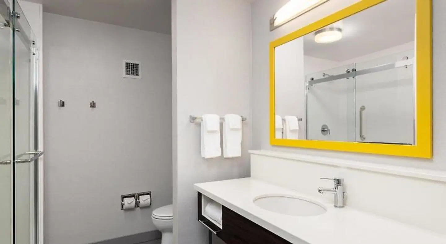 Hampton Inn & Suites Manteca Badezimmer