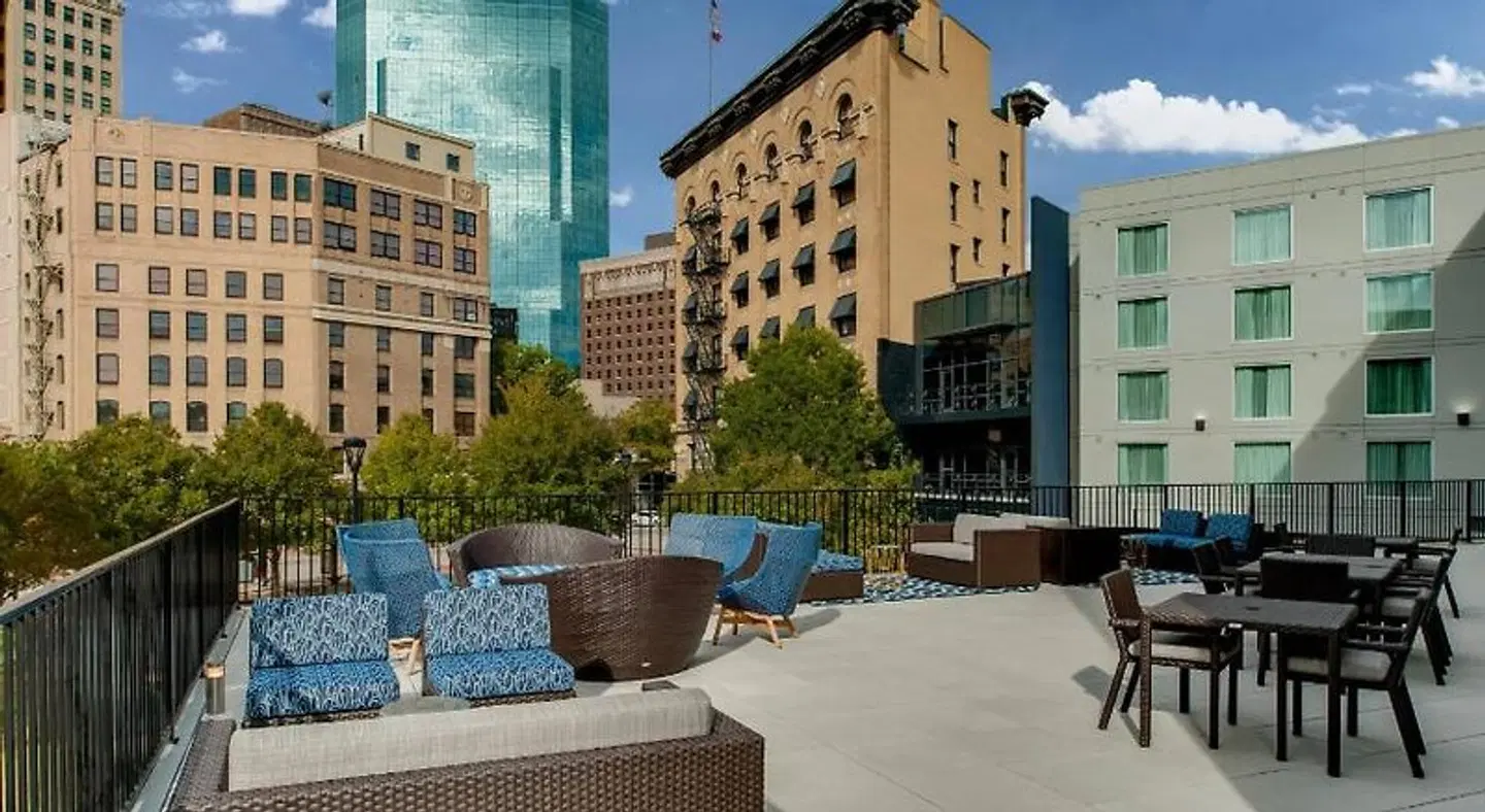 Fairfield by Marriott Inn & Suites Fort Worth Downtown/Convention Center EXTERIOR