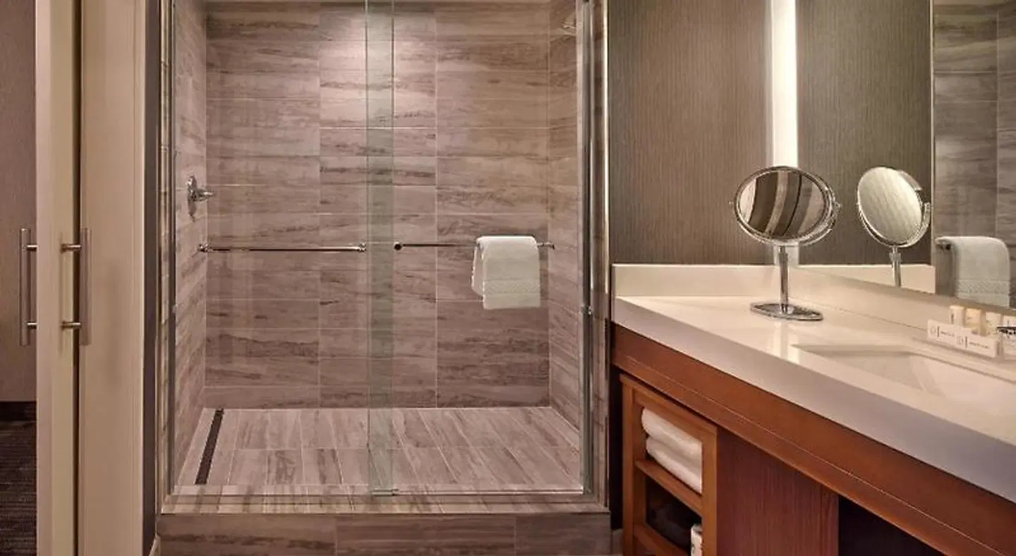 Courtyard by Marriott Philadelphia City Avenue Badezimmer