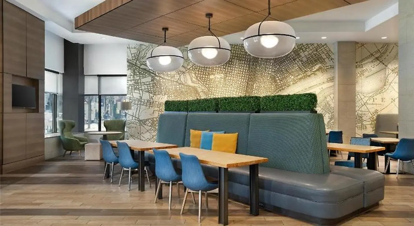 Home2 Suites by Hilton Philadelphia - Convention Center, PA Bar