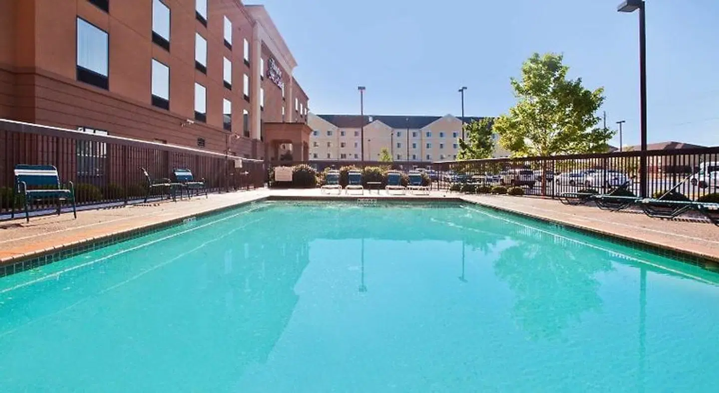 Hampton Inn & Suites Oxford-Anniston OUTDOOR_POOL
