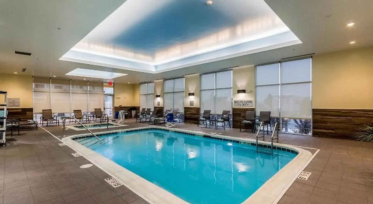Fairfield by Marriott Inn & Suites Butte Hallenbad