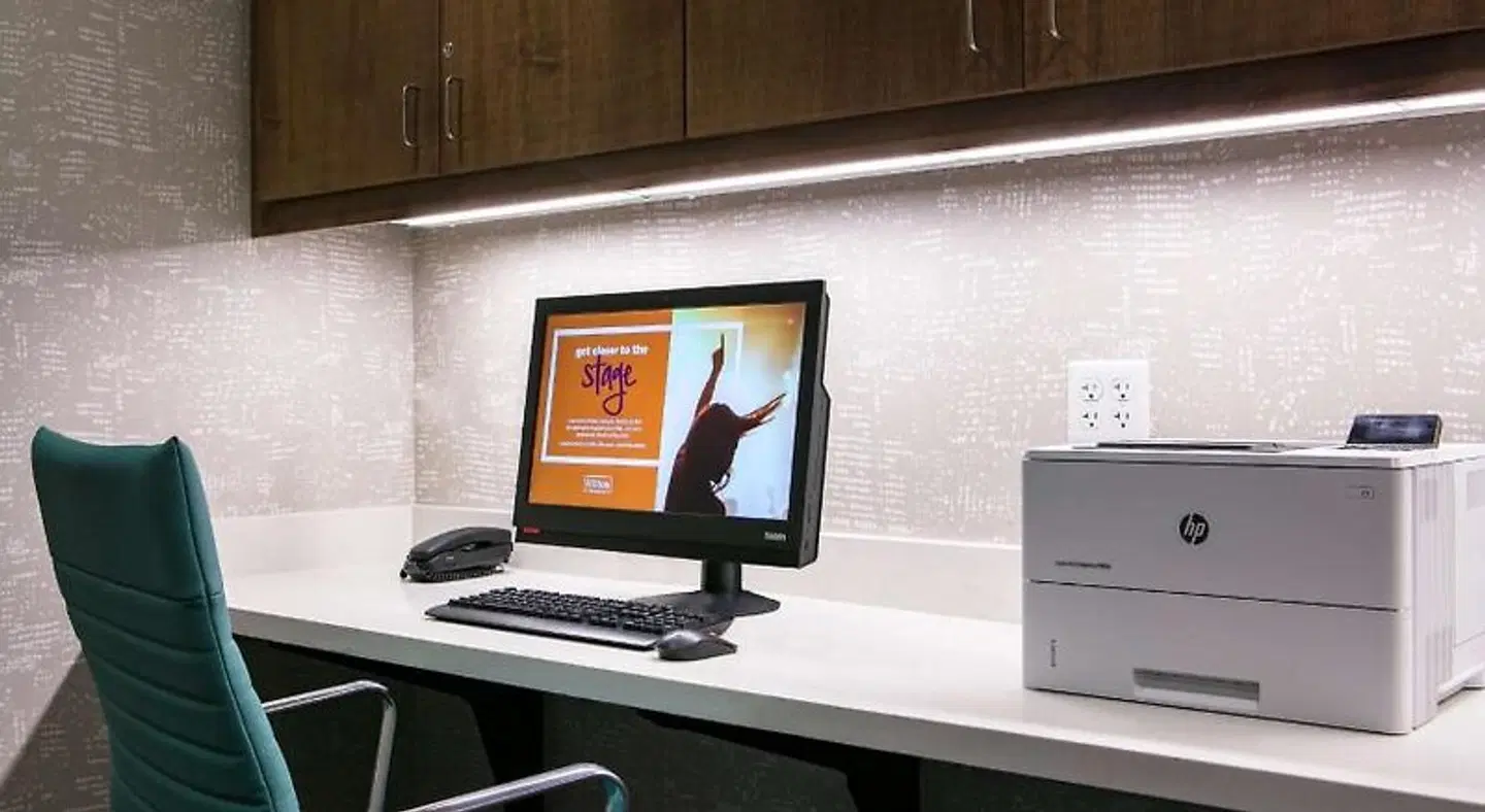 Hampton Inn Wichita Northwest ROOM_EXAMPLE