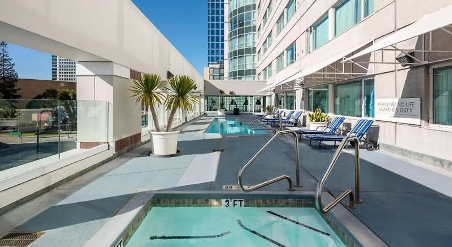 Hilton San Jose OUTDOOR_POOL