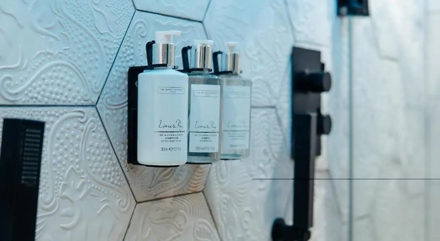 Grey Street Badezimmer