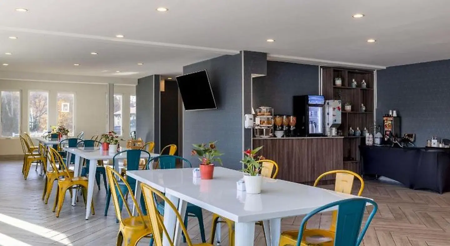 Aiden by Best Western @ Cape Point Bar