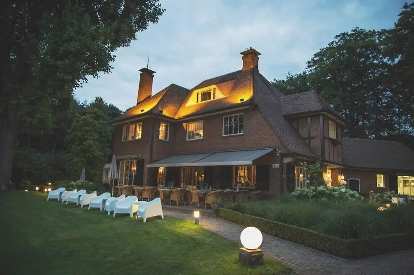 Du Bonheur EXTERIOR