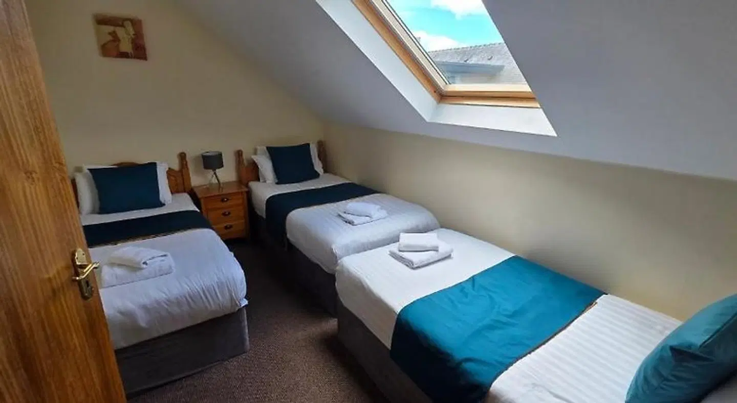 The Courtyard Apartments ROOM_EXAMPLE