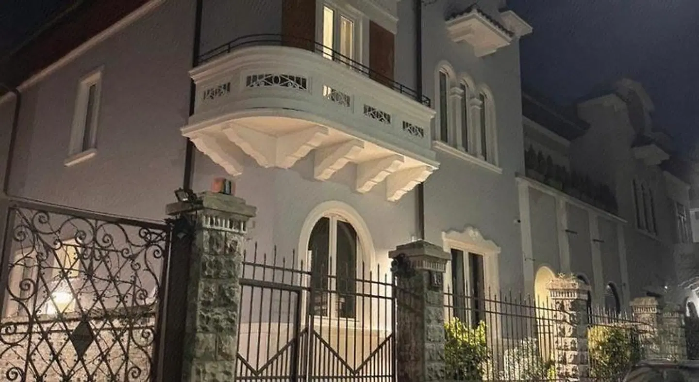 RossoVino EXTERIOR